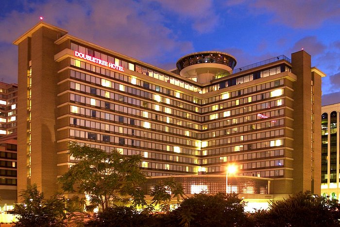 Photo of the Doubletree Hotel in Washington DC at night with lights on